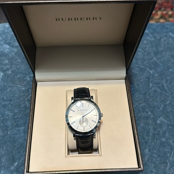 Men’s authentic Burberry watch black leather croc embossed band. - Picture 1 of 7